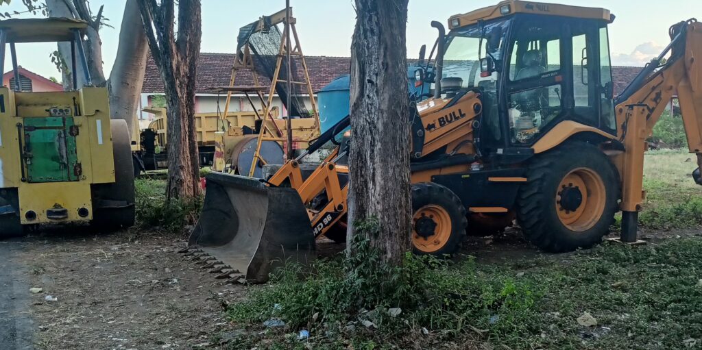 Alat Berat Proyek Disewa Rekanan, Diduga Gunakan Solar Subsidi dari Tengkulak Lokal, Kasie Pemeliharaan DPUPP Cuek Saat Dikonfirmasi