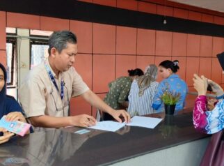 BSU Kemnaker 2025 Bisa Dicairkan di Kantor Pos, Syarat Cukup Bawa KTP