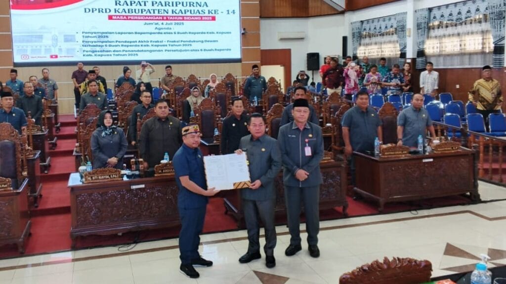 DPRD Kapuas Sahkan 6 Raperda 2025