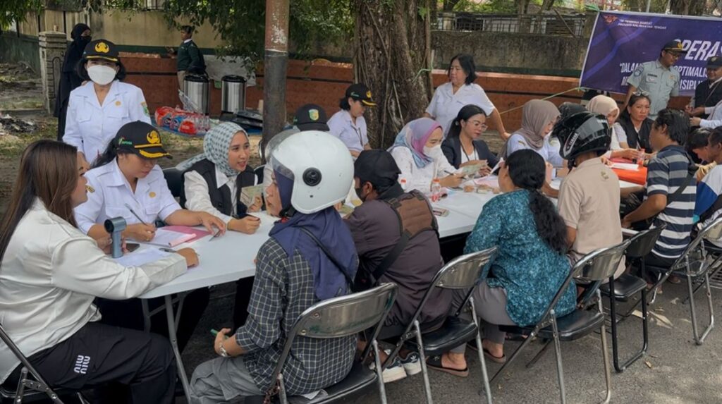 Puluhan Pelanggar Terjaring Razia Pajak Kendaraan di Palangka Raya