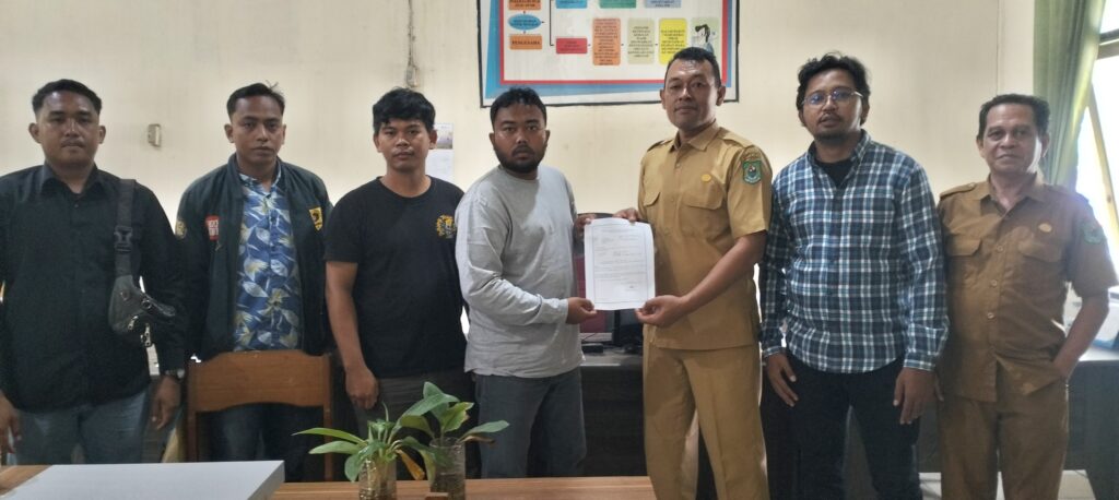 Karyawan PT Sentosa Laju Sejahtera (SLS) Kapuas Hulu Konsultasi ke Disnakertrans Soal Hak PHK