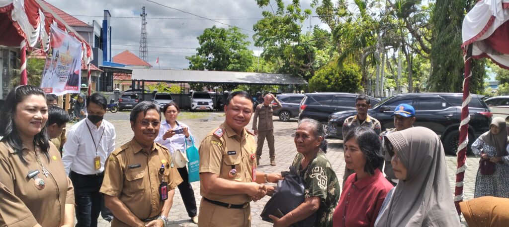 DPPKUKM Kapuas dan Pemerintah Daerah Hadirkan Pasar Murah, Harga Paket Subsidi Hanya Rp20 Ribu