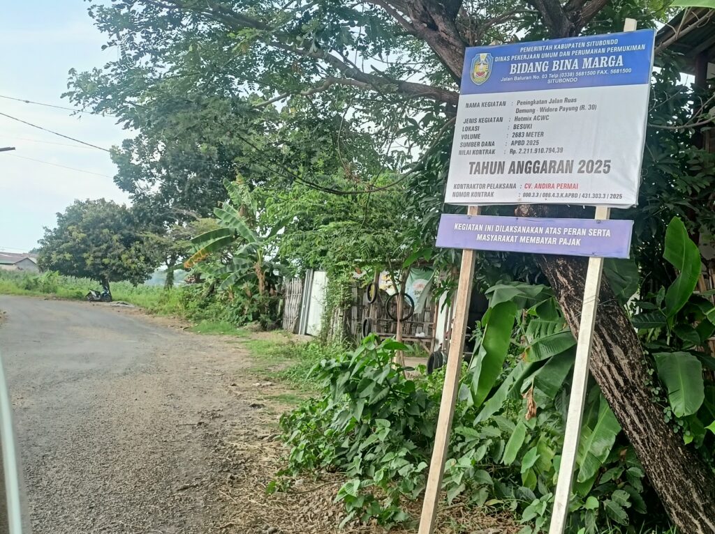 Proyek Rp 2 Miliar Lebih Diduga Dikerjakan Tanpa Pengawasan, Pekerja Terlihat Memilah Batu Plontos dari Lokasi untuk Material