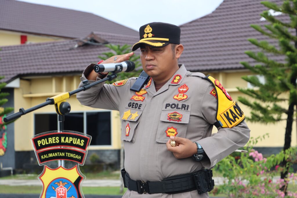Polres Kapuas Gelar Upacara PTDH terhadap Aiptu RH
