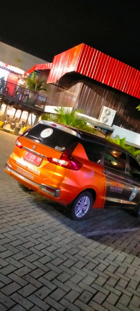 Mobil Siaga Desa Selowogo Kepergok Parkir di Mal Roxy Tengah Malam, Kades Bungkam
