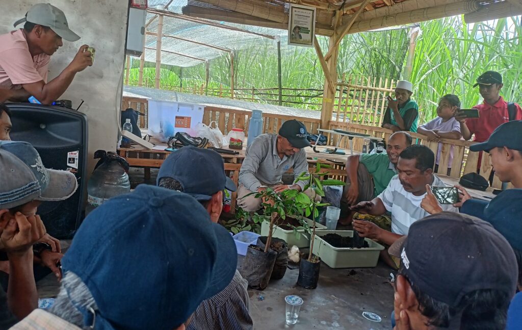 KTH Makmur Tambak Ukir Gandeng IPB Tingkatkan Kapasitas Petani Hutan