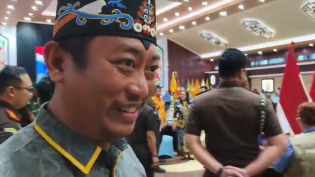 Video Bupati Sukamara Bungkam Ditanya Dugaan Kasus Perambahan Hutan