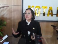 Foto anggota DPRD sedang menyampaikan pernyataan terkait kekerasan anak di Palangka Raya.