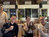 Dr. Tari Budayanti Usop bersama Suriansyah Halim menanggapi jawaban Panitia Pemilihan Rektor UPR