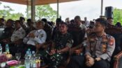 Foto Arbert Tombak sedang membuka Musrenbang Kecamatan Bukit Batu di Villa Getsemani Palangka Raya.