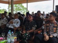 Foto Arbert Tombak sedang membuka Musrenbang Kecamatan Bukit Batu di Villa Getsemani Palangka Raya.