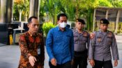 Foto Bupati Muara Enim Edison saat tiba di Gedung Merah Putih KPK usai terjaring OTT.