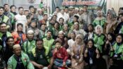 Foto Fairid Naparin sedang menghadiri buka puasa bersama pengemudi ojol di Palangka Raya.
