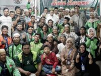 Foto Fairid Naparin sedang menghadiri buka puasa bersama pengemudi ojol di Palangka Raya.