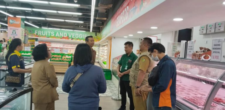 Jelang Idulfitri, Distanketpang Awasi Daging Beku Palangka Raya