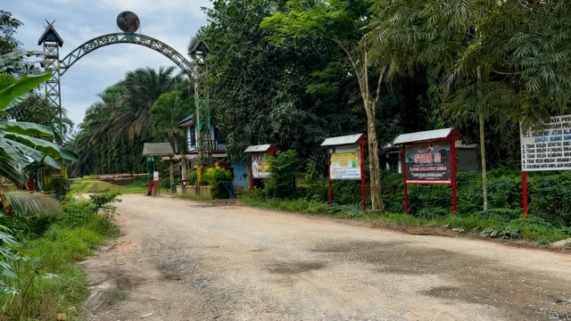 Foto Pos pintu masuk ke PT BJAP yang disita oleh Satgas PKH di Seruyan.