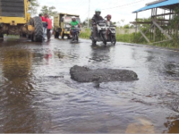 Sanksi kepada Pemerintah abaikan jalan rusak berlubang yang membahayakan pengguna jalan dan berpotensi menyebabkan kecelakaan lalu lintas.