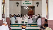 Ustadz Achmad Arbani memberikan pembinaan keagamaan kepada warga binaan Lapas Narkotika Kelas IIA Kasongan.