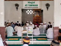 Ustadz Achmad Arbani memberikan pembinaan keagamaan kepada warga binaan Lapas Narkotika Kelas IIA Kasongan.