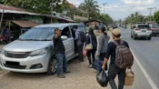 Kepala Dinas Perhubungan Kalimantan Tengah, Yulindra Dedy, memberikan keterangan terkait penertiban taksi gelap di Kalteng.