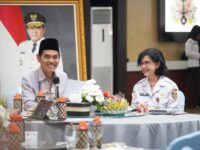 Pj. Sekda Kalteng Linae Aden menghadiri kunjungan kerja Panja Komisi II DPR RI dalam pembahasan RUU Kabupaten/Kota di Aula Jayang Tingang, Kantor Gubernur Kalteng.