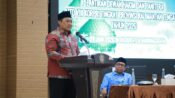 Wakil Gubernur Kalimantan Tengah Edy Pratowo membacakan sambutan saat pelantikan Dewan Hakim dan Panitera MTQ VIII KORPRI Tingkat Provinsi Kalteng 2026 di Puruk Cahu.