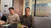 Advokat Parlin B. Hutabarat, kuasa hukum Dr. Lelo Sintani, memberikan penjelasan mengenai putusan PTUN Palangka Raya yang mengabulkan gugatan terhadap Rektor Universitas Palangka Raya.