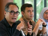 Registrasi kartu SIM berbasis biometrik diberlakukan penuh bagi pelanggan baru operator seluler.