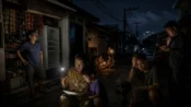 Listrik padam berdampak pada rumah tangga, usaha kecil, dan layanan publik.