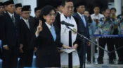 Gubernur Agustiar Sabran mengambil sumpah jabatan Linae Victoria Aden sebagai Sekda Provinsi Kalimantan Tengah di Palangka Raya.