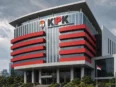 Bupati Langkat Syah Afandin dibawa ke Gedung Merah Putih KPK usai terjaring OTT terkait dugaan suap proyek.