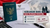 Ilustrasi paspor Indonesia dan dokumen kewarganegaraan terkait kebijakan baru biaya pelepasan status WNI.