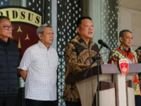 Dari Kasus Korupsi Besar hingga Mundur, Jejak Febrie di Jampidsus