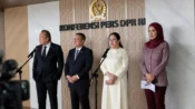 Ketua DPR RI Puan Maharani memberikan keterangan terkait penanganan kasus Febrie Adriansyah di Kompleks Parlemen Jakarta.