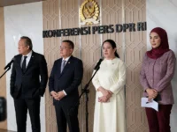 Ketua DPR RI Puan Maharani memberikan keterangan terkait penanganan kasus Febrie Adriansyah di Kompleks Parlemen Jakarta.