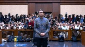 Mantan Mendikbudristek Nadiem Makarim divonis 10 tahun penjara dalam perkara dugaan korupsi pengadaan Chromebook. Putusan tersebut masih dapat diuji melalui upaya hukum banding.