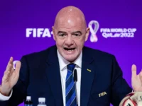 Ilustrasi Piala Dunia 2030 dengan wacana format 64 tim yang sedang dibahas FIFA.