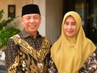 Wali Kota Bima Aji Man bersama istri Badrah Ekawati dalam foto resmi terkait sorotan pelantikan pejabat Pemko Bima.