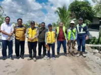 Komisi IV DPRD Kalteng meninjau jalan Desa Pararapak Barsel