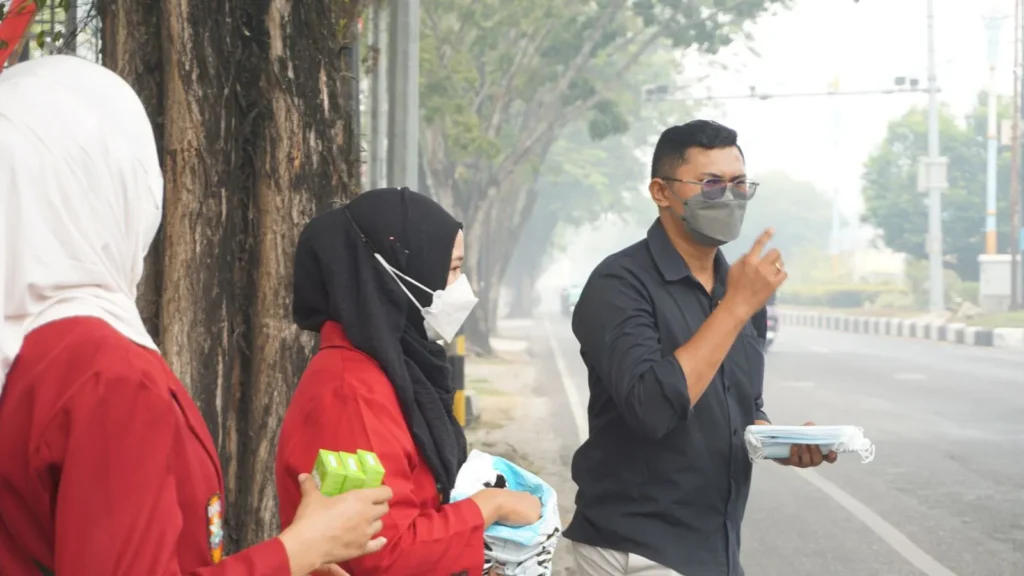 Asap Makin Terasa, 30 Ribu Masker Dibagikan untuk Warga Palangka Raya