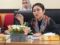 Anggota DPR RI Eva Stevany Rataba yang namanya tercatat dalam desil 4 DTSEN di Toraja Utara