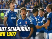 Como 1907 merayakan kemenangan 4-1 atas RB Leipzig pada debut Liga Champions