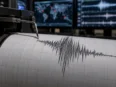 Ilustrasi Seismograf menampilkan grafik gempa M4,7 di laut utara Ruteng Manggarai NTT pada 16 September 2026