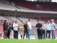 Ketua Umum PSSI Erick Thohir meninjau kesiapan stadion menjelang FIFA ASEAN Cup 2026