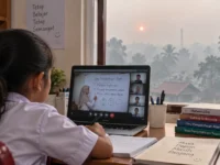 Pelajar mengikuti pendidikan jarak jauh akibat kabut asap karhutla