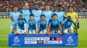 Pemain Isenmulang Kalteng FC bersiap menghadapi Bhayangkara FC pada pekan ketiga BRI Super League 2026/2027