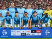 Pemain Isenmulang Kalteng FC bersiap menghadapi Bhayangkara FC pada pekan ketiga BRI Super League 2026/2027
