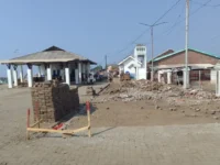 Material hasil pembongkaran aset Dinas Perikanan Situbondo yang masih menunggu proses taksasi dan lelang