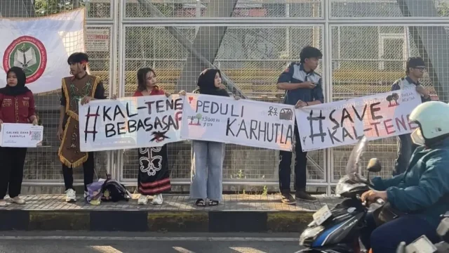 Mahasiswa dan pelajar Kalimantan Tengah di Malang Raya menggalang dana untuk membantu korban Karhutla Kalteng.