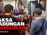 Tim Kejati Kalteng mengamankan pria yang diduga mengaku sebagai jaksa di Palangka Raya